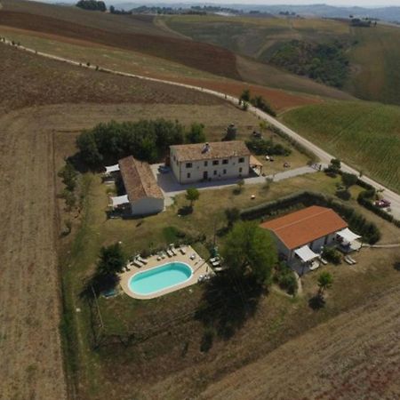 Rustico Del Bozzo Guest House Castelleone di Suasa ภายนอก รูปภาพ