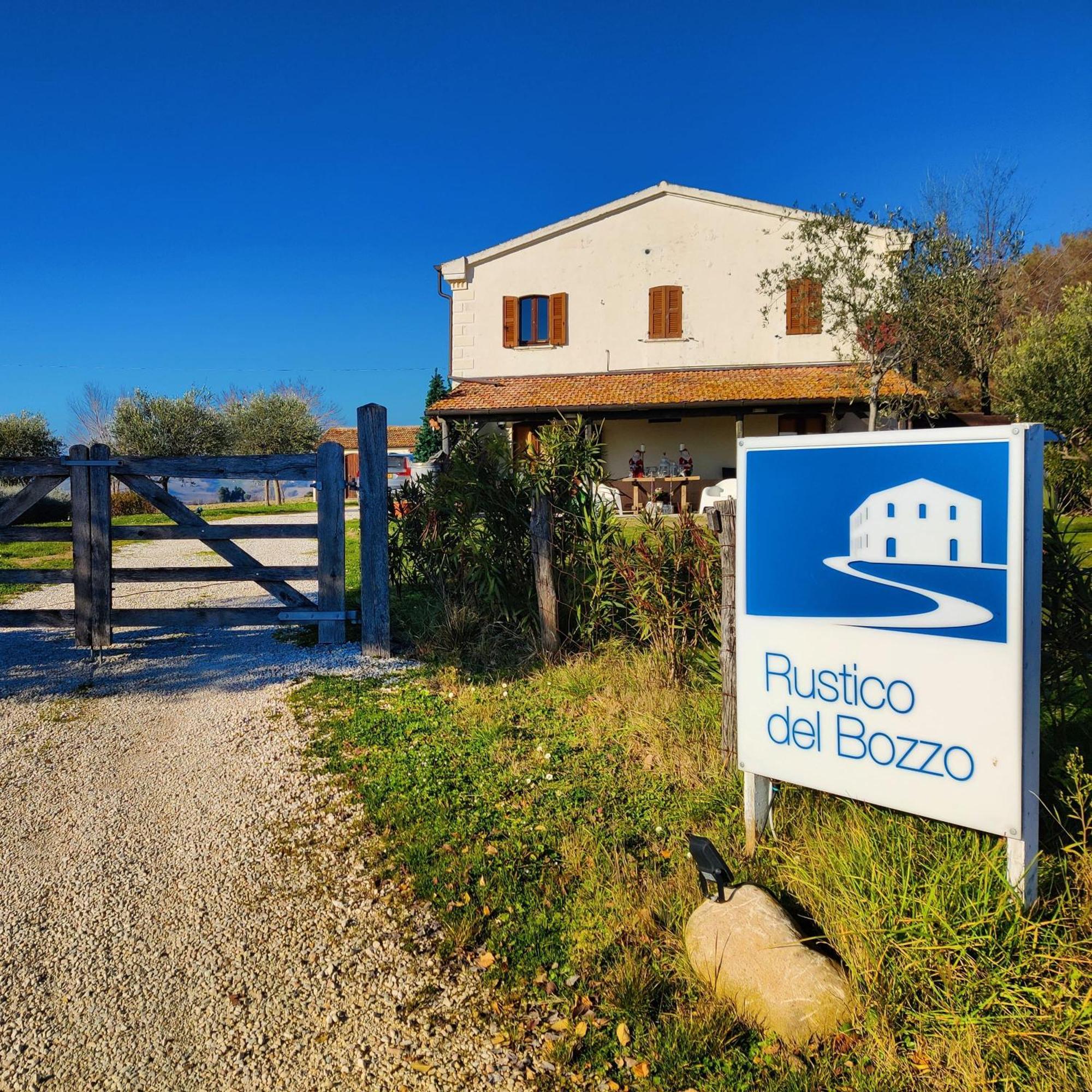 Rustico Del Bozzo Guest House Castelleone di Suasa ภายนอก รูปภาพ