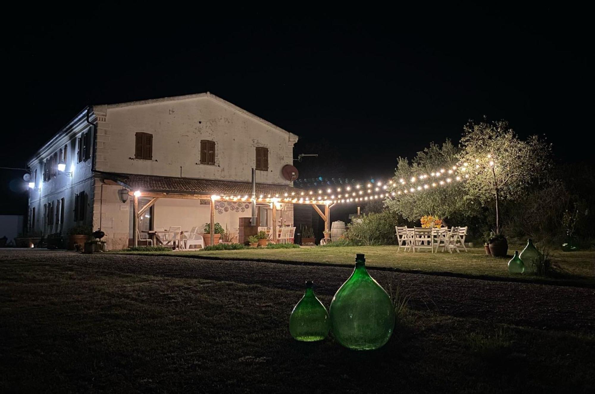 Rustico Del Bozzo Guest House Castelleone di Suasa ภายนอก รูปภาพ