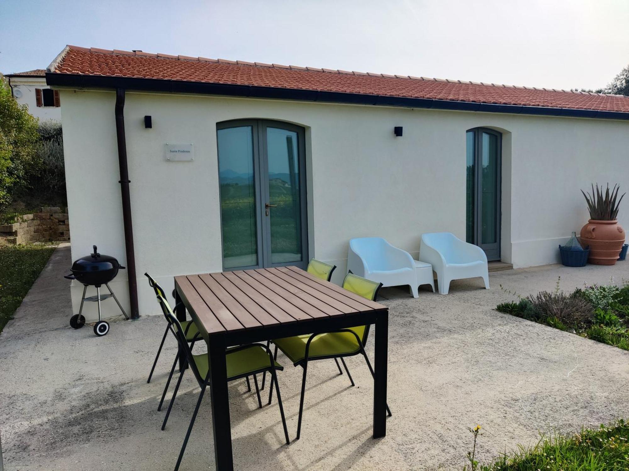 Rustico Del Bozzo Guest House Castelleone di Suasa ภายนอก รูปภาพ