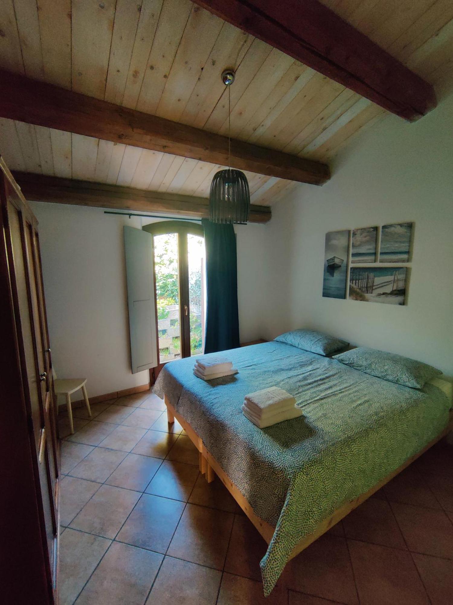 Rustico Del Bozzo Guest House Castelleone di Suasa ภายนอก รูปภาพ