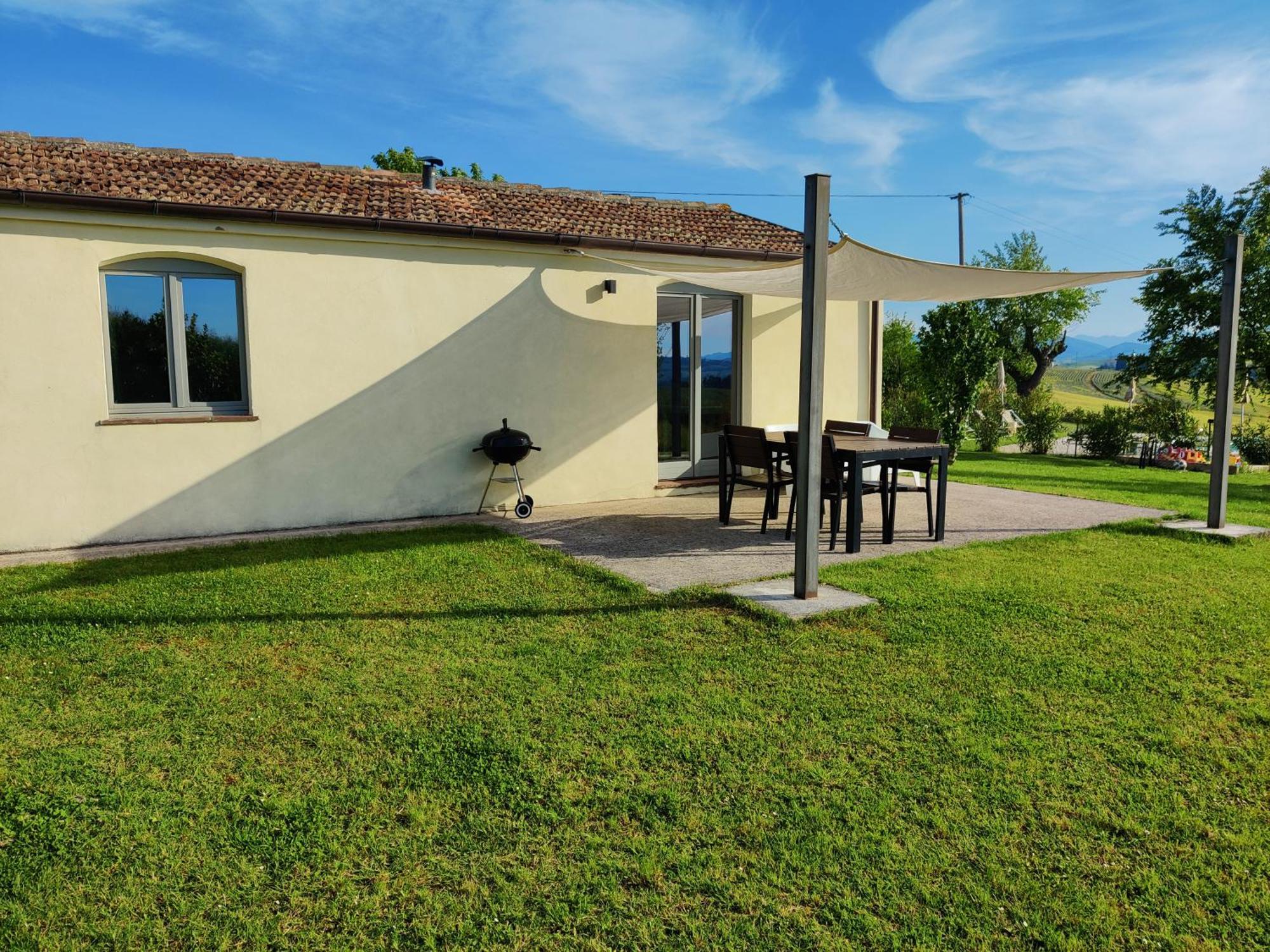 Rustico Del Bozzo Guest House Castelleone di Suasa ภายนอก รูปภาพ